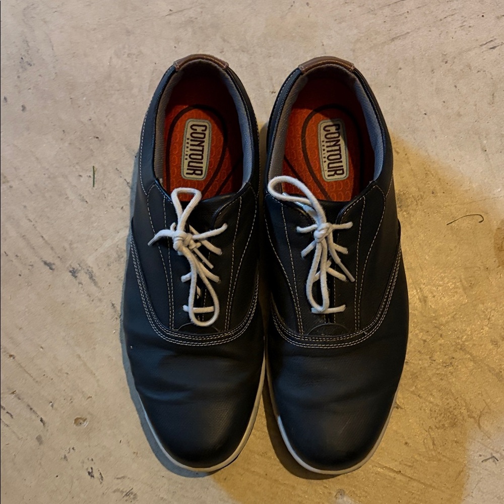 FootJoy Contour Spikeless Golf shoe
